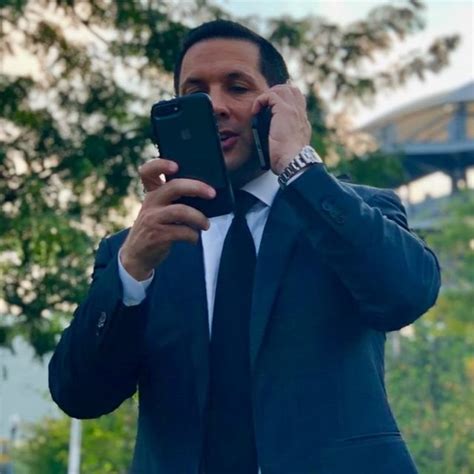 Adam Schefter (@adamschefter) .
